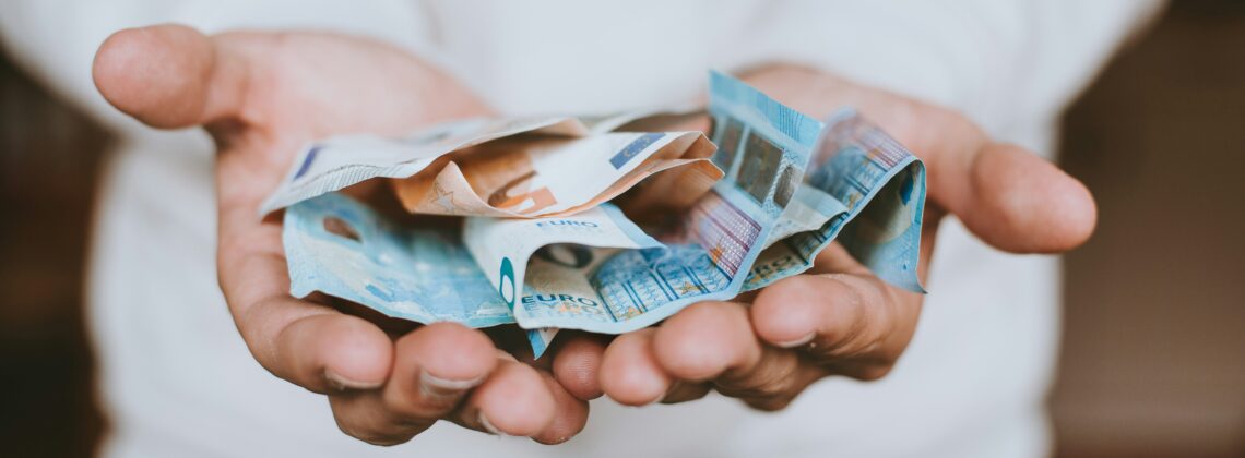 Bargeld oder Digital Payment? (© Christian Dubovan / unsplash.com)