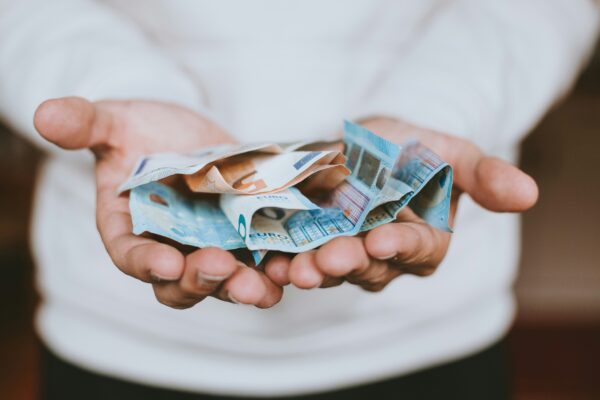 Bargeld oder Digital Payment? (© Christian Dubovan / unsplash.com)