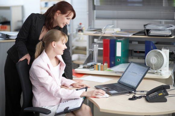 Delegieren erfordert Vertrauen - "Sie machen das schon!" (© Franz Pfluegl / Fotolia)