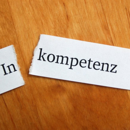 Dunning-Kruger-Effekt - Fehleinschätzungen zu Kompetenz und Inkompetenz bei sich und anderen (© thingamajiggs / Fotolia)