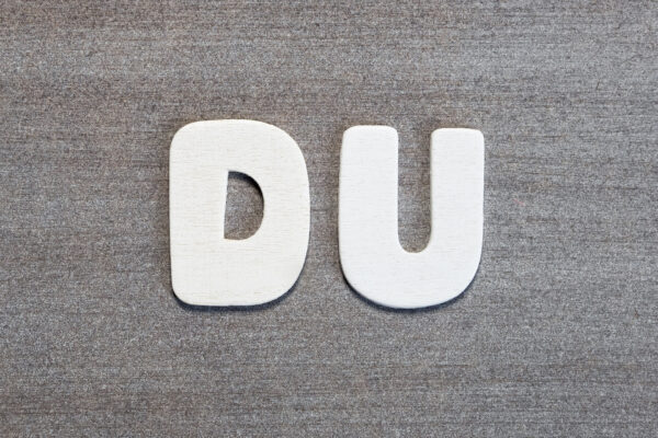 Duzen oder Siezen? Welche Regeln gibt es für welche Situationen? (© Gundolf Renze / stock.adobe.com)