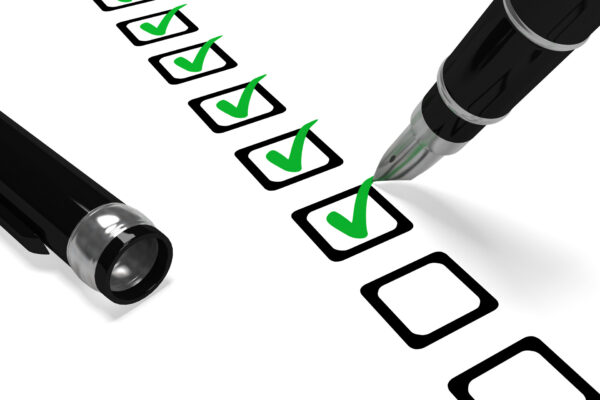 Checkliste: Geben Sie Ihre Erfolgskriterien vor, an denen Sie messen, ob der Mitarbeiter die an ihn delegierte Aufgabe gut und erfolgreich erledigt hat (© designsoliman / Fotolia)