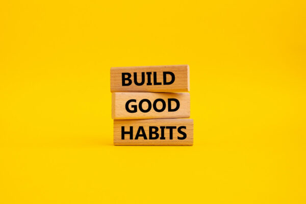 Gute Arbeitsgewohnheiten: Jeder muss sinnvolle Routinen für sich finden und durch konsequente Wiederholung etablieren (© Natalia / stock.adobe.com)