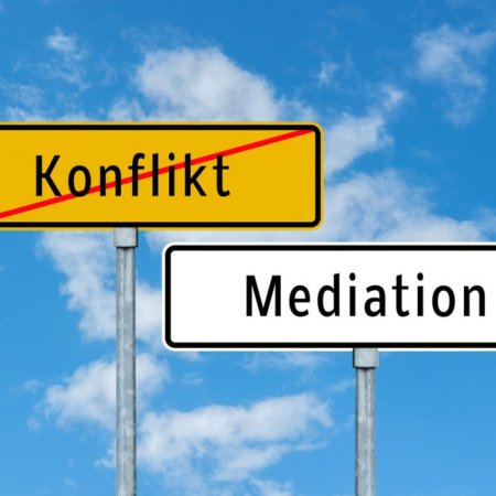 Konfliktvermittlung durch Mediation - Mit einem Mediator zur Streitschlichtung (© animaflora - stock.adobe.com)