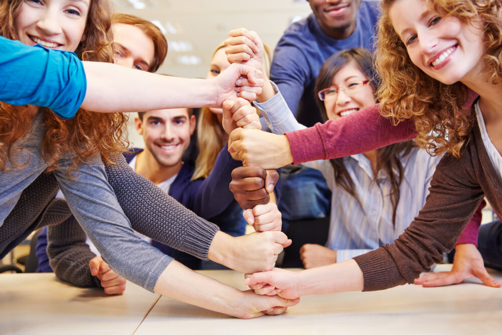 Auf geht's an die Arbeit - frisch motiviert! (© Robert Kneschke / Fotolia) Auf geht's an die Arbeit - frisch motiviert! (© Robert Kneschke / Fotolia)
