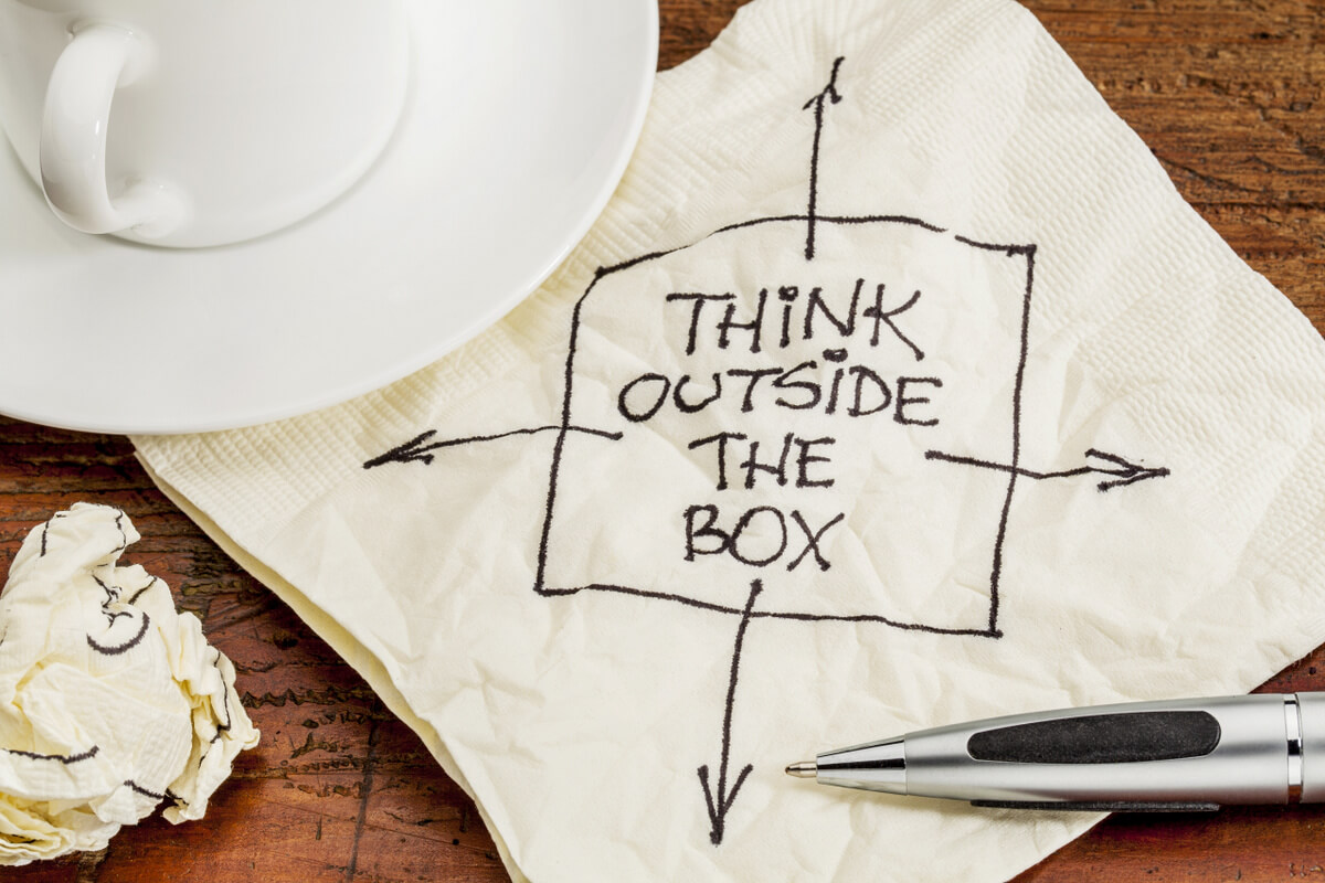Think outside the box - Nichtlineares Denken! (© Marek / Fotolia)