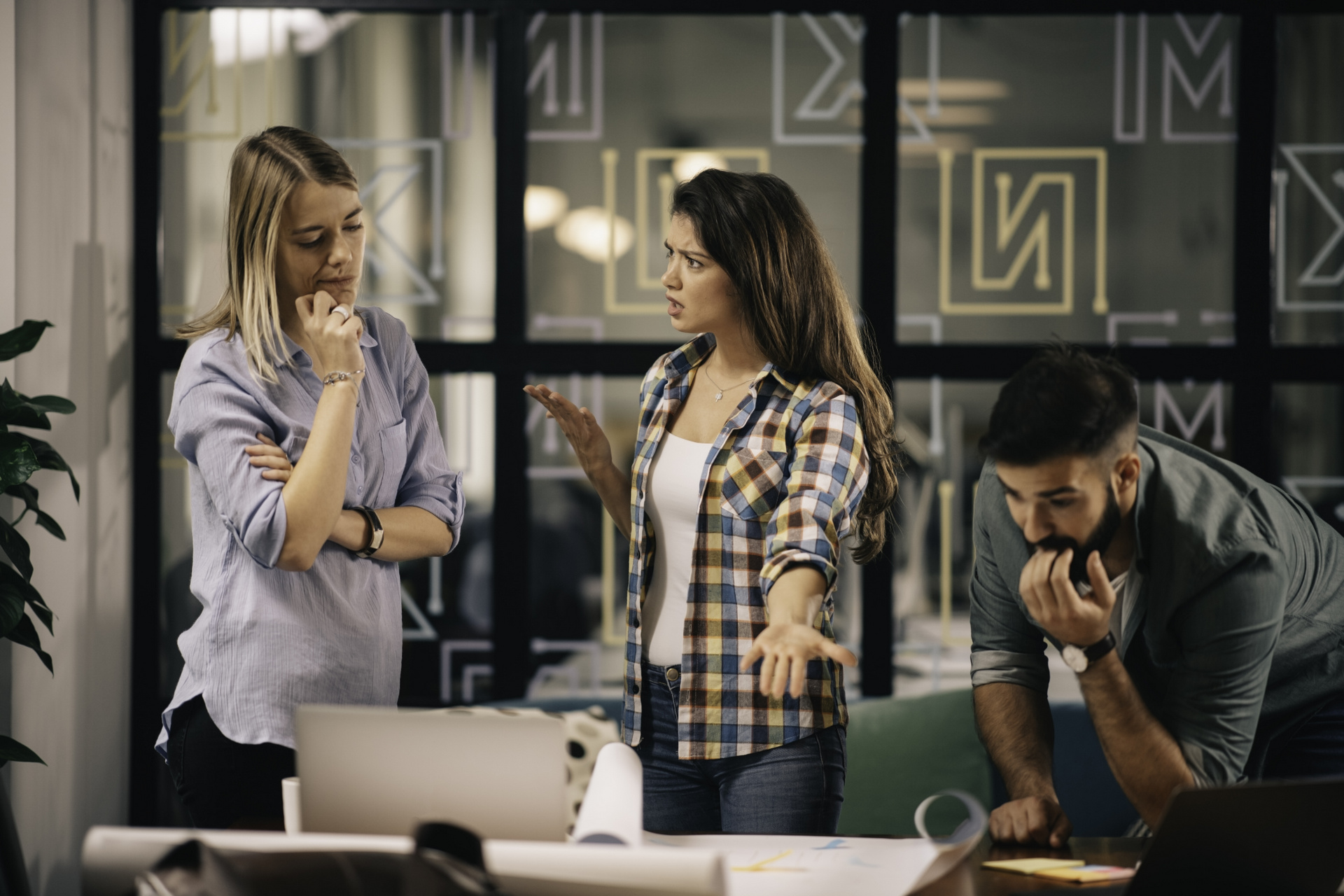 Ob Streiten, Verhandeln oder Überzeugen: Wer gekonnt argumentieren kann, hat große Vorteile, seine Meinung und Interessen durchzusetzen (© JustLife / stock.adobe.com) Ob Streiten, Verhandeln oder Überzeugen: Wer gekonnt argumentieren kann, hat große Vorteile, seine Meinung und Interessen durchzusetzen (© JustLife / stock.adobe.com)