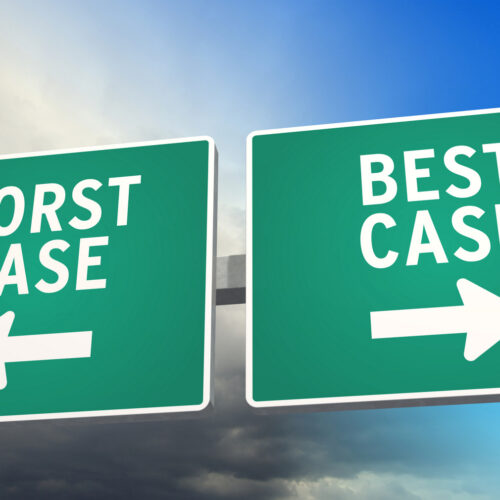 Worst case und Best case: Wer sich mittels Szenariotechnik das beste und schlimmste Szenario durchdenkt, erleichtert oftmals seinen Entsdcheidungsprozess. Diese Methode stärkt die Entscheidungsfähigkeit und damit auch Handlungsfähigkeit. (© bluedesign / stock.adobe.com)
